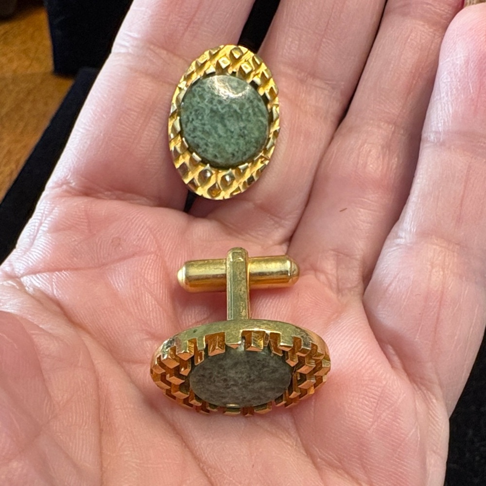 Luxurious Gold and Green Stone Cufflinks